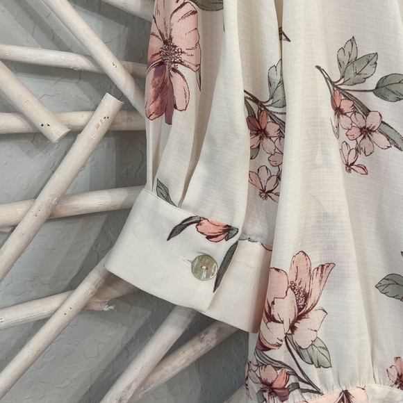 Meraki womens top Soft white/ Floral 3/4 sleeve - Picture 7 of 9